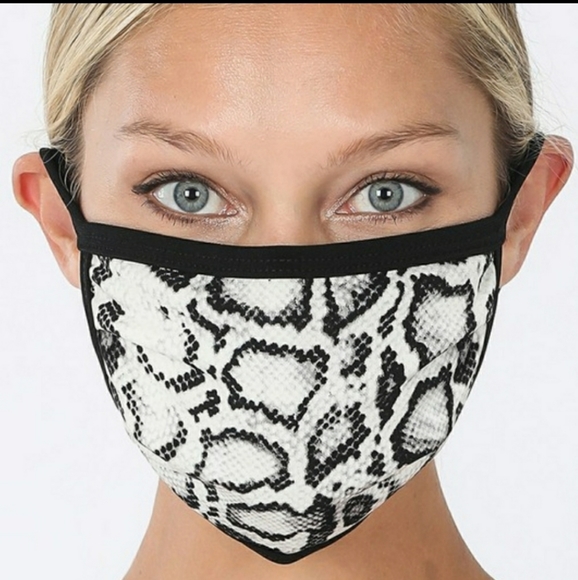 🆕️ Snakeskin Print Facemask - Picture 3 of 3